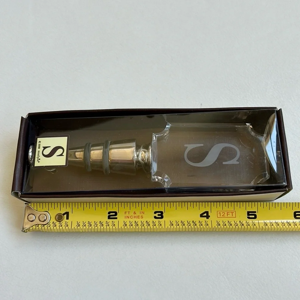 Monogram “S” Crystal Bottle Stopper